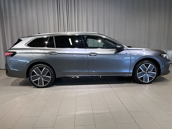 Volkswagen Passat 4 of 5