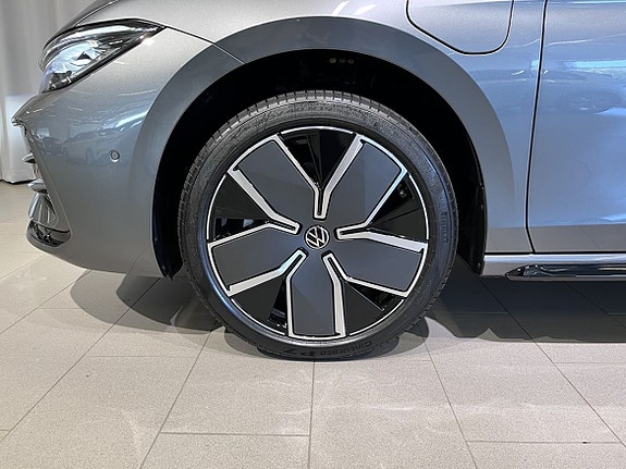 Volkswagen Passat 5 of 5