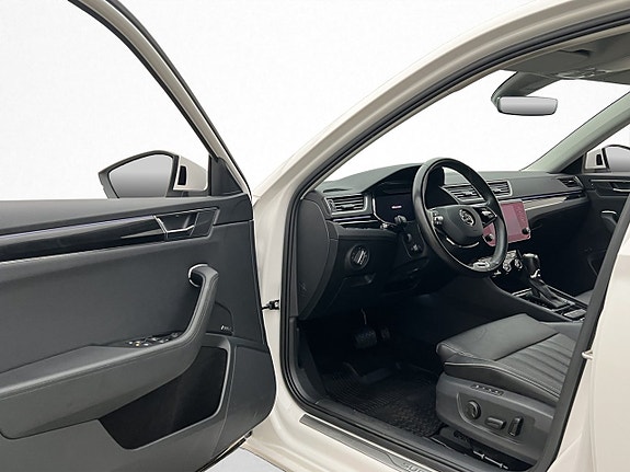 Skoda Superb 11 of 30