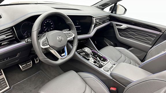 Volkswagen Touareg 7 of 12