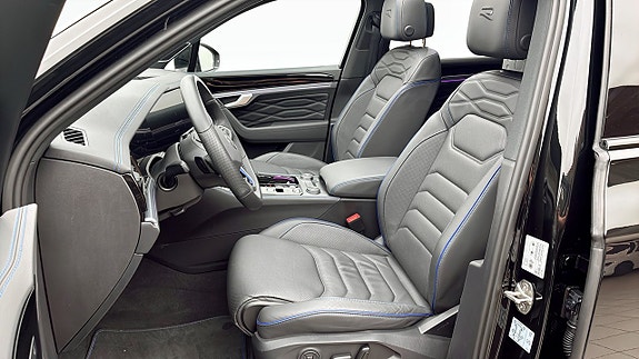 Volkswagen Touareg 8 of 12