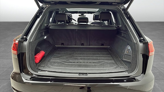 Volkswagen Touareg 12 of 12