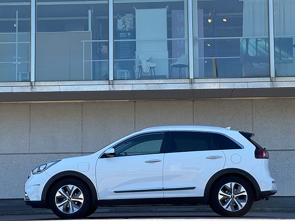 Kia Niro 2 of 17