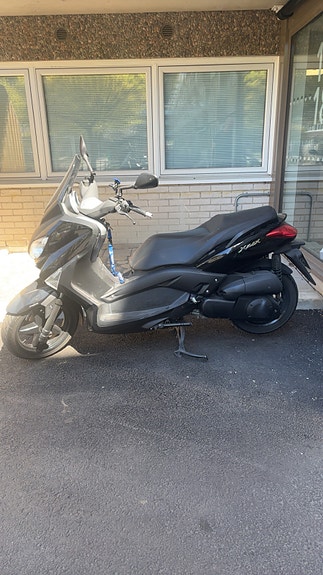 Yamaha YAMAHA X-MAX 250 ABS 2 of 4