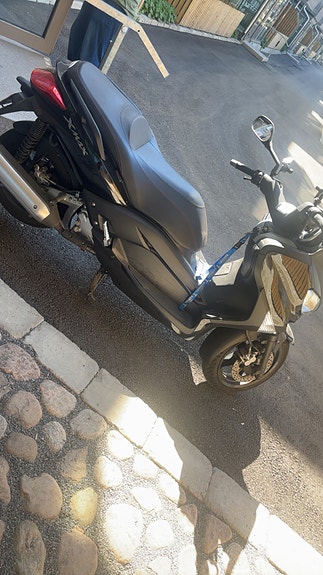 Yamaha YAMAHA X-MAX 250 ABS 3 of 4