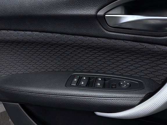 BMW 118i 19 of 30
