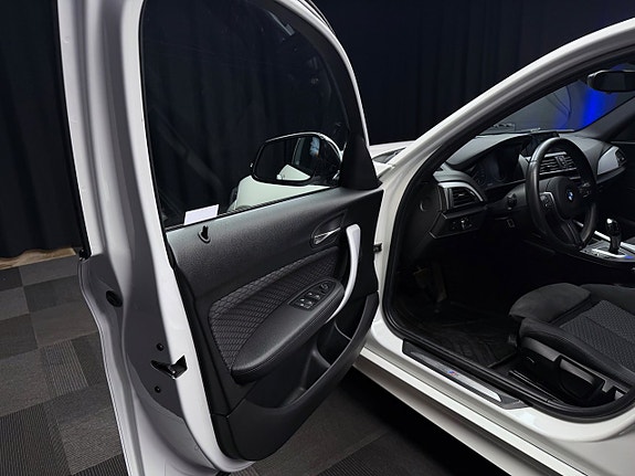 BMW 118i 11 of 30