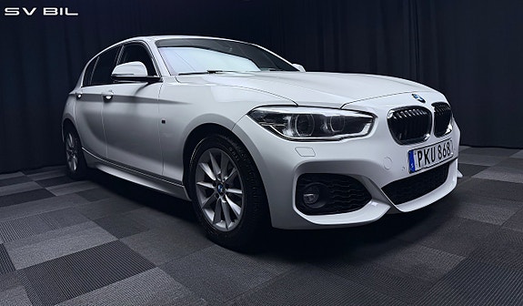 BMW 118i 3 of 5