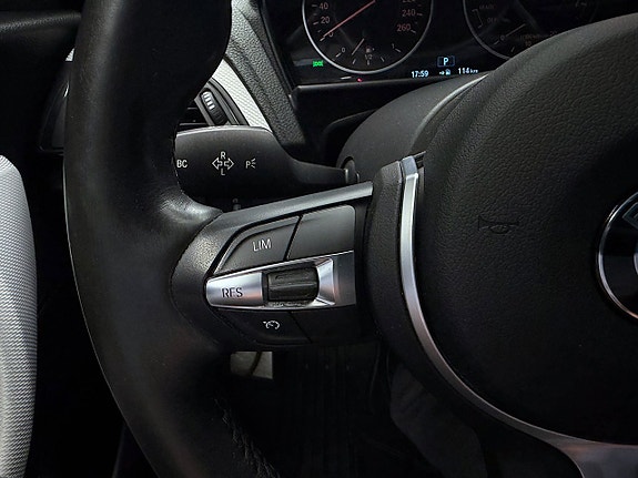 BMW 118i 21 of 30
