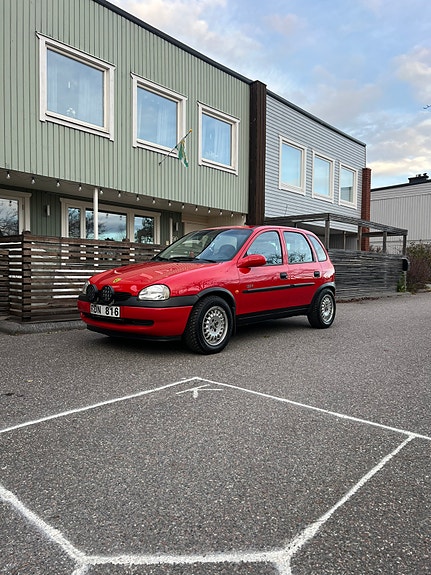 Opel Corsa 2 of 4