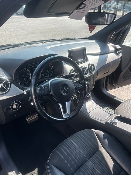 Mercedes-Benz B180 7 of 8