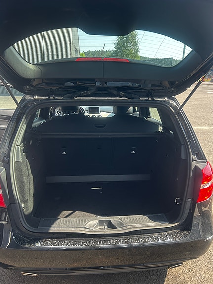 Mercedes-Benz B180 6 of 8