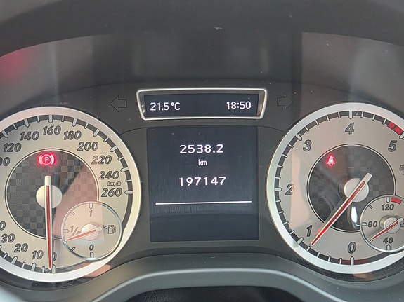 Mercedes-Benz A180 4 of 5