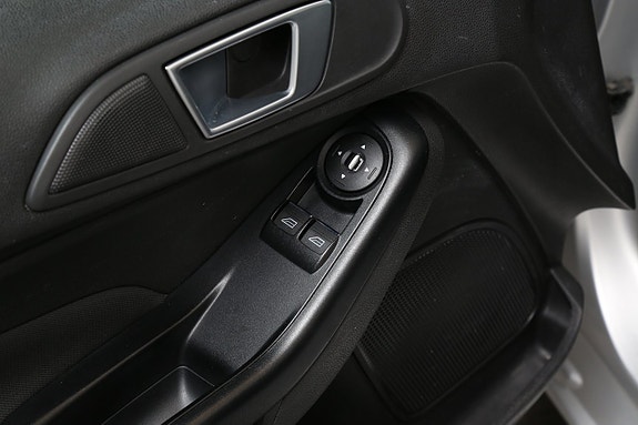 Ford Fiesta 18 of 25