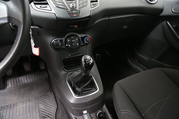 Ford Fiesta 11 of 25
