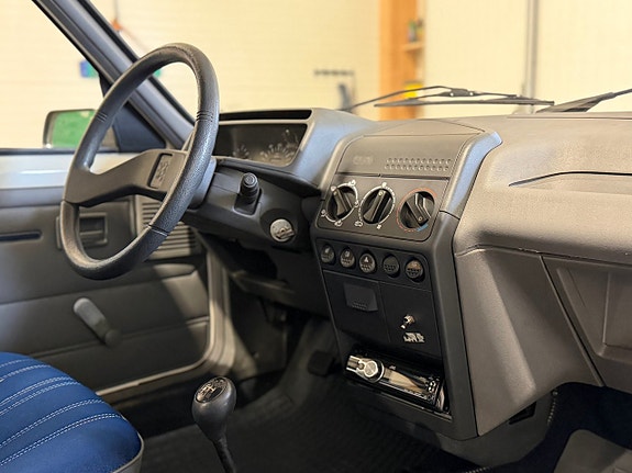 Peugeot 205 19 of 28
