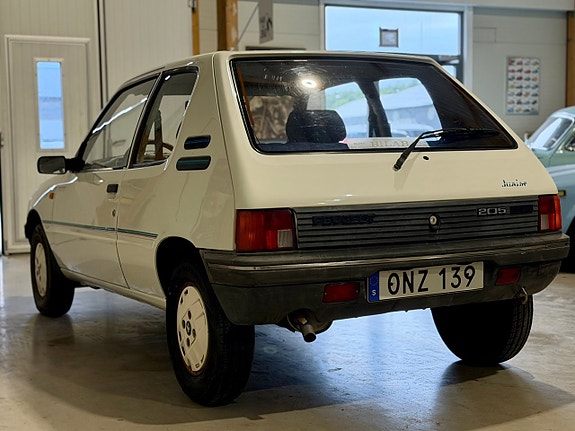 Peugeot 205 6 of 28