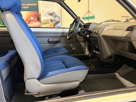 Peugeot 205 20 of 28