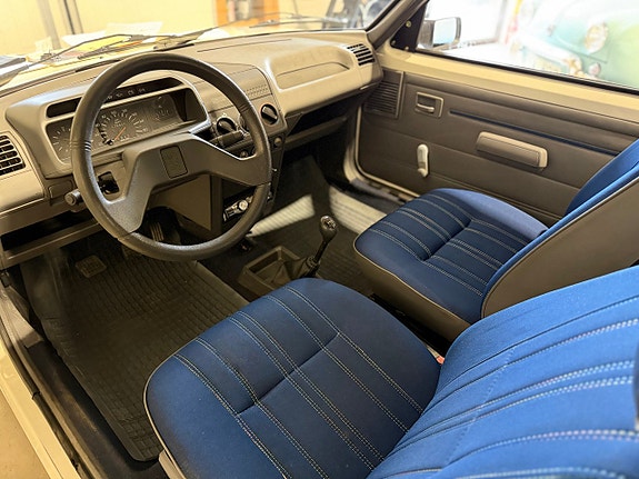 Peugeot 205 22 of 28