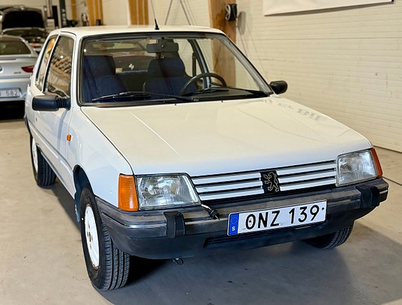 Peugeot 205 10 of 28