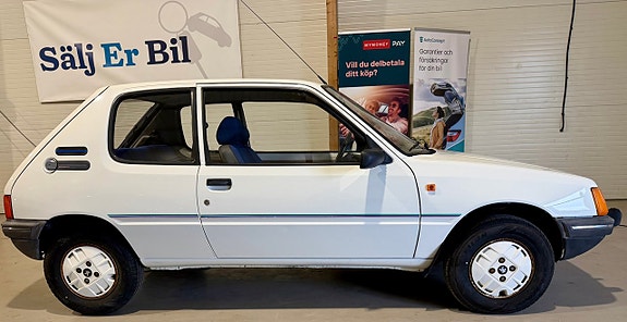 Peugeot 205 8 of 28