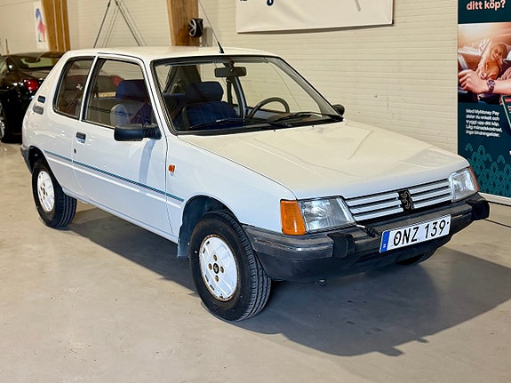 Peugeot 205 11 of 28