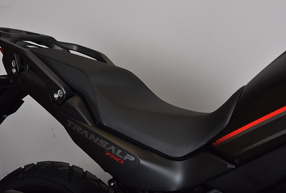 Honda XL750 Transalp Beställ din mc idag! 12 of 18