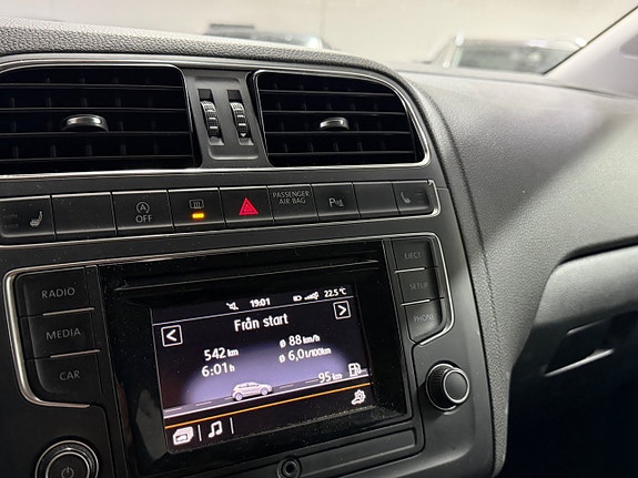 Volkswagen Polo 12 of 22