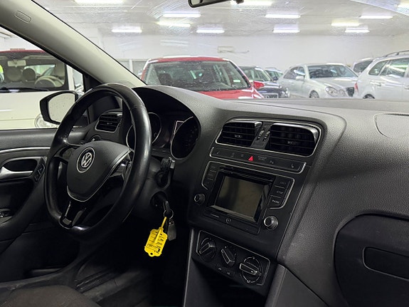 Volkswagen Polo 9 of 22