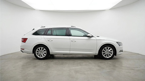 Skoda Superb 3 of 5