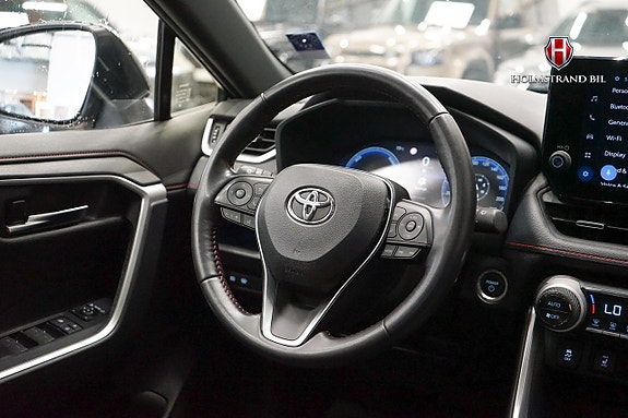 Toyota RAV4 Plug-in Hybrid 15 of 25