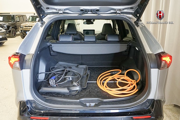 Toyota RAV4 Plug-in Hybrid 23 of 25