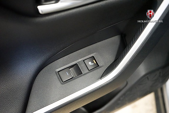 Toyota RAV4 Plug-in Hybrid 13 of 25