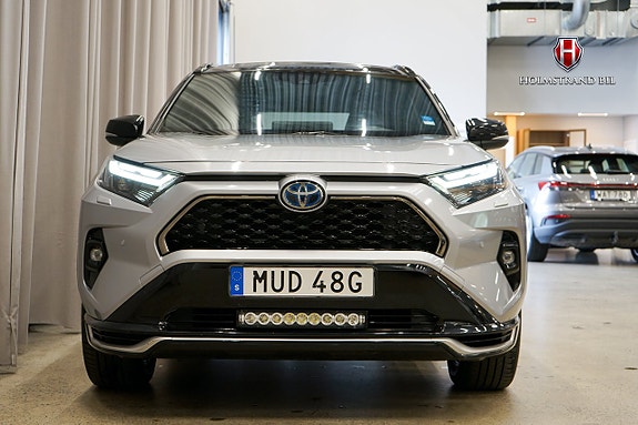 Toyota RAV4 Plug-in Hybrid 6 of 25