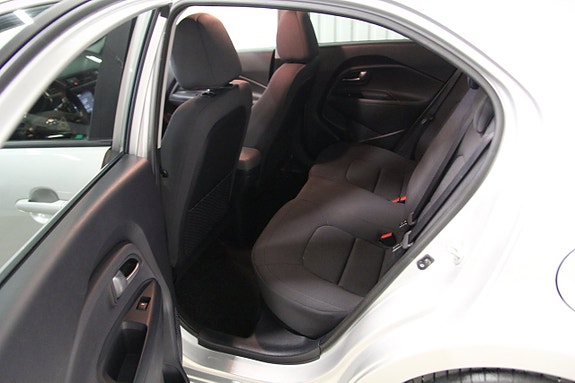 Kia Rio 16 of 19
