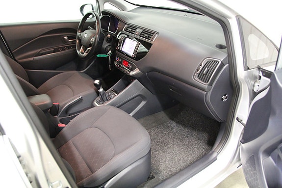 Kia Rio 9 of 19