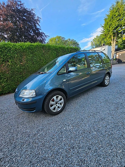 Volkswagen Sharan 2 of 5