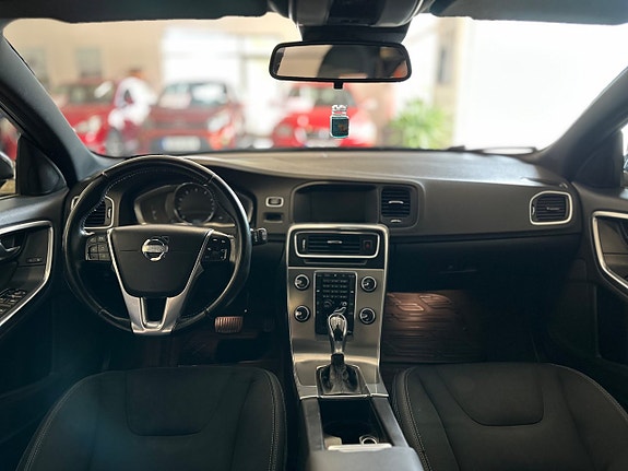Volvo V60 14 of 21