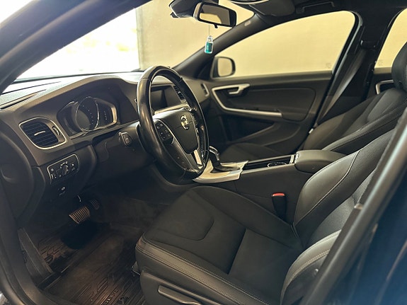 Volvo V60 13 of 21