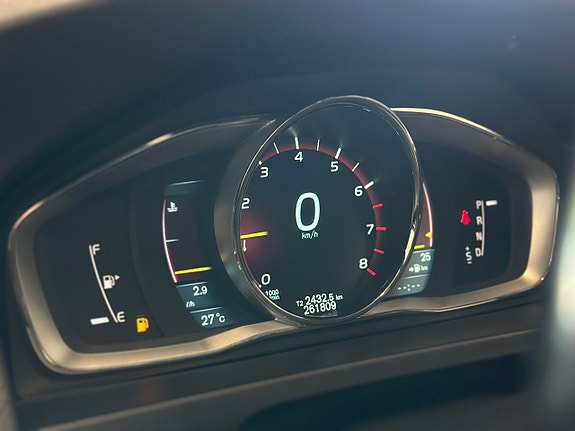 Volvo V60 11 of 21