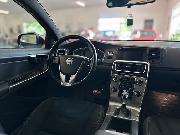 Volvo V60 10 of 21