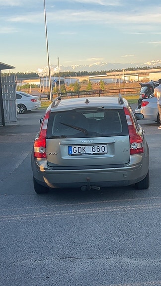 Volvo V50 3 of 5