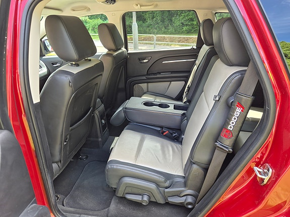 Dodge Journey 7 of 30