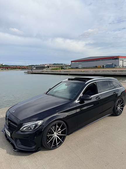 Mercedes-Benz C220 3 of 9