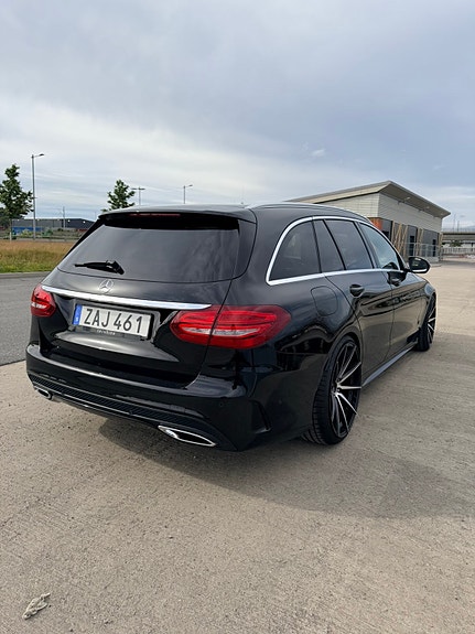 Mercedes-Benz C220 5 of 9
