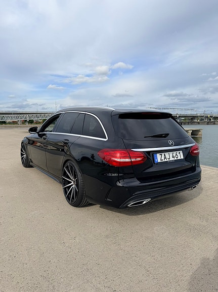 Mercedes-Benz C220 6 of 9