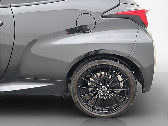 Toyota Yaris 28 of 28