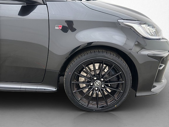 Toyota Yaris 26 of 28