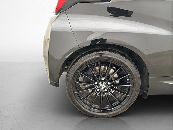 Toyota Yaris 25 of 28