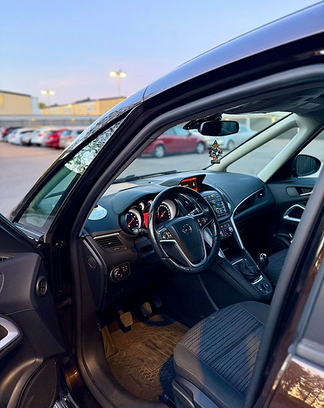 Opel Zafira Tourer 8 of 8